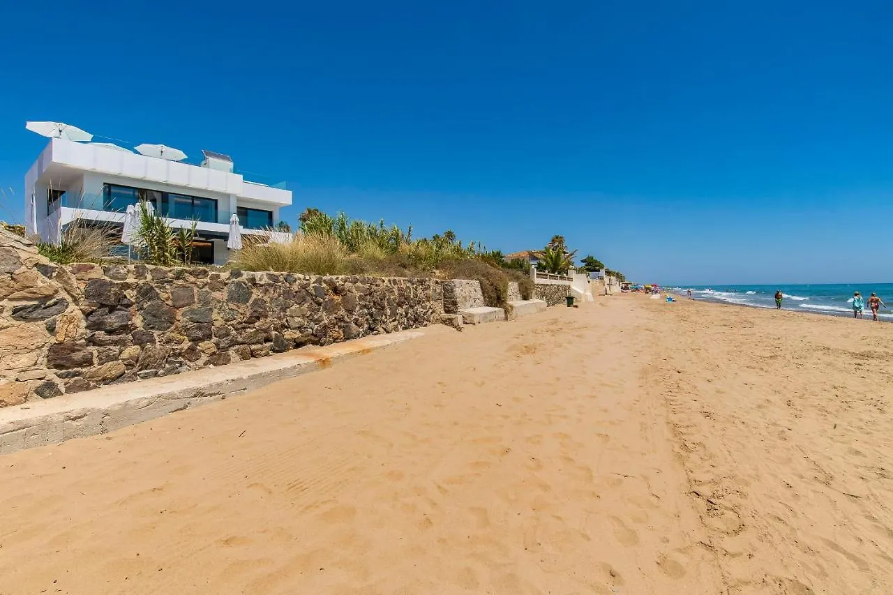 Villa Frontline Beach Costabella - Marbella contacts