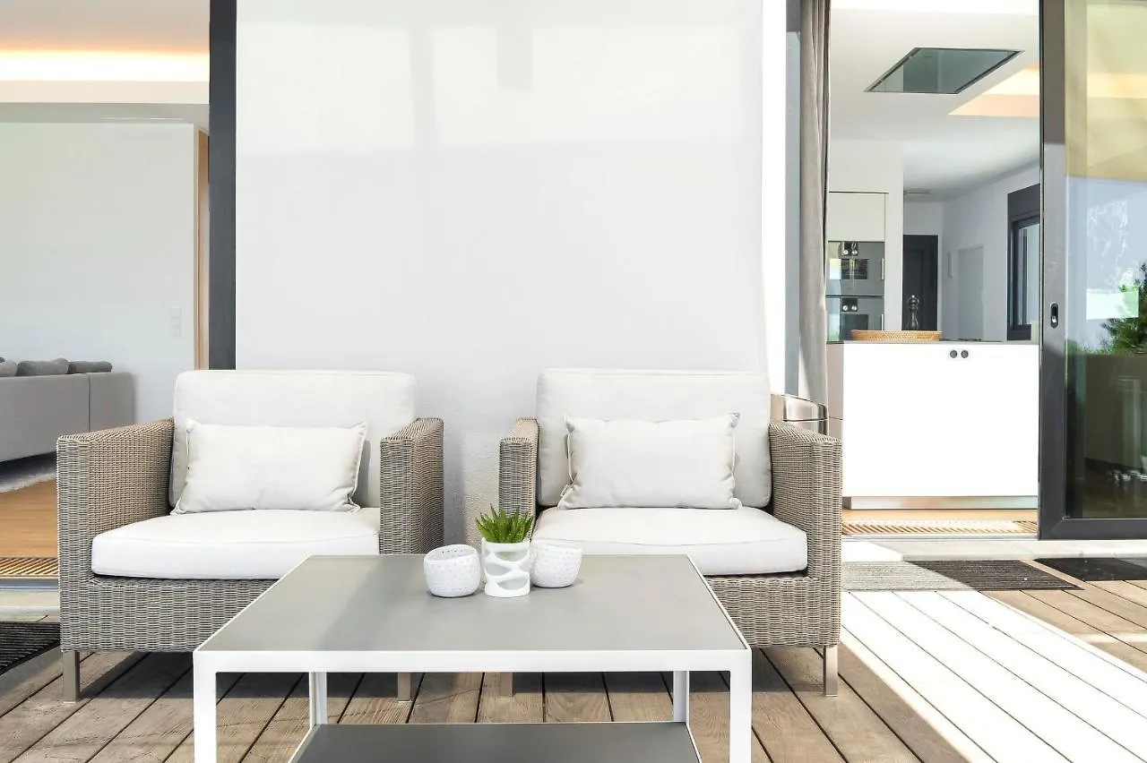 Villa Frontline Beach Costabella - Marbella